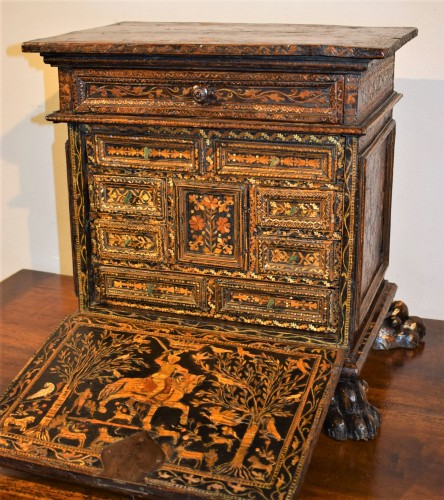 Antiquités - Cabinet à battant entièrement marqueté - Venise XVIe siècle